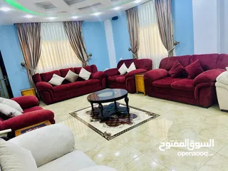  2 طقم كنب دب11 مقعد بحالة ممتازه