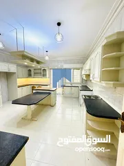  7 شقة طابقية مميزة للبيع في أم السماق الجنوبي  -  قرب دوار الكيلو طابق اول 240م تشطيب سوبر ديلوكس