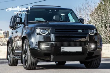  3 2024 Land Rover defender 2024 ديفندر بنزين مميزه جدا بلاك ايدشن اكسسورات كامله