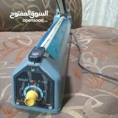  5 مكبس النايلون الأصلي لحفظ الاطعمه وبقاىها طازجه مستخدمه فتره بسيطه