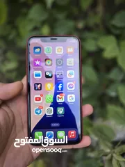  2 ايفون 11 للبيع  لون احمر ذاكرة 64g