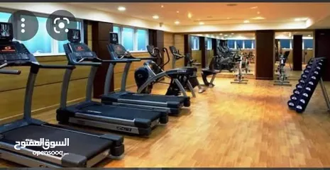  15 فني تركيب ارضيات باركيه-فني تركيب موكيت -تركيب بلاط موكيت -تركيب مسارح