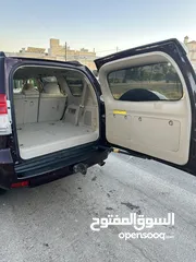  4 تويوتا برادو نظيفة جدا ولون مميز بدون حوادث واستعمال شخص واحد موديل 2012 ومشي قليل