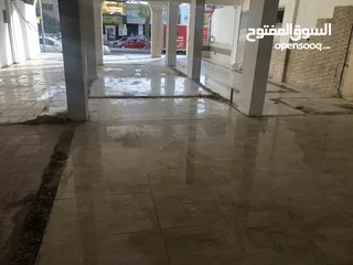  12 ثلاث محلات تجاريه ومخازن علي شارع 36 التجاري الزرقاء الجديدة في افضل موقع في الشارع
