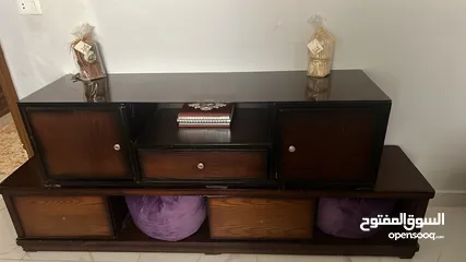  3 طقم كنب زان سعر 120 وطاولتان LCD بسعر 50