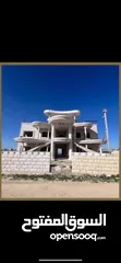  1 فيلا للبيع اول المزرعه القبلية تبعد عن جامعة بيرزيت 500 متر  مساحة الأرض1359 تصميم جميل جداً  ممتاز