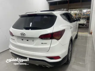  8 هونداااااي سنتافيه 2017 مطور 2000 ديزل اتوماتيك فل الفل اضافات بنورامااااااا لون ابيض ملوكي جب