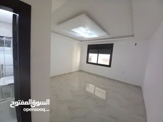  11 شقة فاخرة مع روف فاخر للبيع بسعر مغري