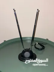  24 تلفزيونات مميزة عدد 2 وانتينات للتلفزيونات قديمة عدد 3. لطفا اقرأ الوصف.