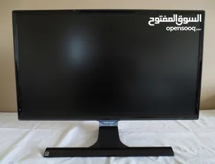  2 شاشة سامسونج حجم 23.6 بوصه مع كابل باور شبه جديد رقم الموديل s24e390hl