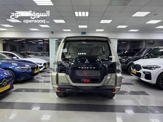  4 Mitsubishi pajero