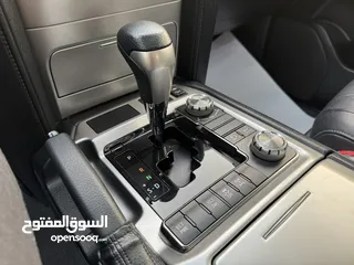  14 2019 Land Cruiser GXR V8 Grand Touring