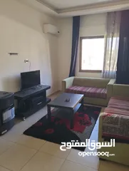  3 شقه استثماريه للبيع شارع الجامعه الاردنيه قرب مطعم ماكدونالدز