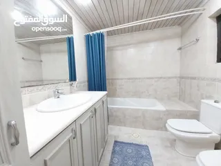  36 فيلا للايجار في عبدون  ( Property 33676 ) سنوي فقط