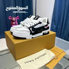  4 احذية رياضية بسعر رائع