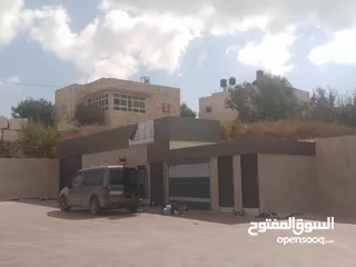  11 إعلانيون... شريكك في كل ما يخص الإرمات، اللوحات، اليافطات، البوسترات والإعلانات الخارجية