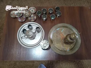  2 اطقم نحاسيات قديمه ورسم يدوي جميل