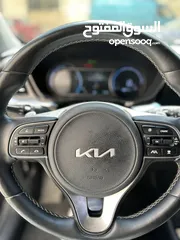  4 Kia niro 2022 (بريميوم بلس)