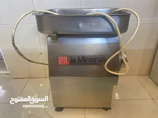  8 مكينة فرم لحمة عدد 2 للبيع