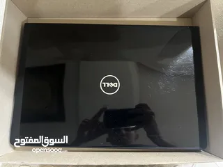  1 لابتوب dell كرتين شاشة بحالة ممتازه وسعرر حررق فل كيبورد