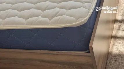  4 فرشة سبرينغ ريست طبية للبيع