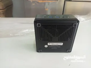  3 جهاز كمبيوتر صغير Minisforum U820