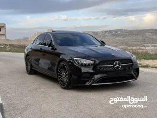  1 Mercedes benz E200 بحالة الوكالة AMG