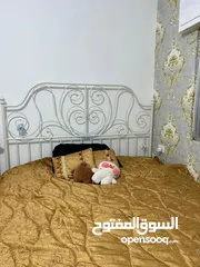  1 للبيع سرير معدني بللون ابيض مميزمع مرتبه مريحه جداا