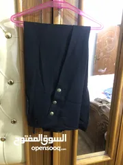  3 ملابس شبه مستعمل