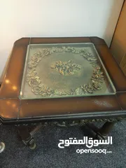  2 طاولات وحدة كبيرة ثنتين صغار