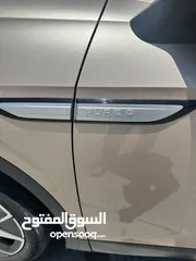  5 للبيع فولكس فاجن اي دي فور بيور بلص موديل 2021 لون ذهبي  VW ID4 crozz pure+ 2021 Gold color