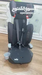  1 كرسي اطفال للسيارة ماركة جوي البريطانيه استعمال قليل