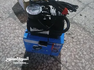  3 شاحن بطارية سيارة مع منفاخ عجل السيارة جديد مش مستعمل للبيع ......