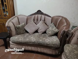  16 عفش بيت بحالة وأجهزة كهربائية بحالة الوكالة للبيع المستعجل