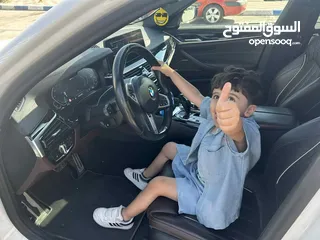  22 الحبه المميزه بلون الأبيض اللؤلؤي المميز للبيع على(الكاش فقط) Bmw 530e 2022 M