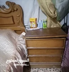 2 غرفه نوم موديل قديم خشب جيد ولا يوجد كسر فيها بحاله جيده