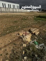  3 أرض للأيجار أو الاستثمار تصلح لبناء هنجر و مستودعات او كراج شاحنات خلف مقبرة المسيحية قرب الترخيص