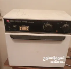  4 سرير فحص طبي وجهاز تعقيم ايطالي بحاله جيده جداا بالاضافه الى لوازم عياده للبيع بسعر مغري