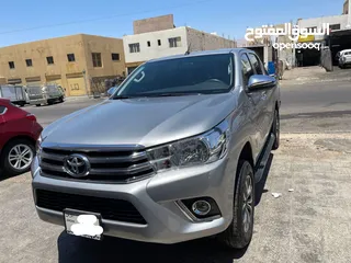  1 تويوتا هايلوكس 4x4 2020 مركزية