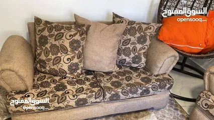  1 طقم كنب مستعمل بحال جيده بسعر مغري