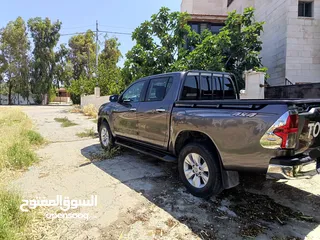  10 تويوتا هايلوكس