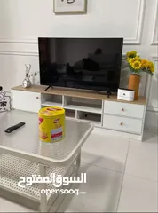  1 خزانة مزنون خشبية