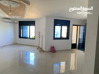  7 شقة للايجارغير مفروش 3 غرف نوم و3 حمامات وبلكونة