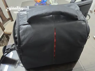  4 عدد 2 حقيبة كاميرا بحالة جيدة جدا.