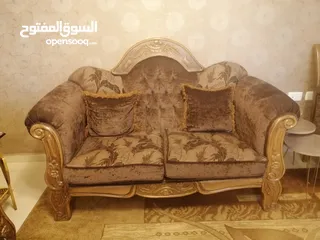  4 طقم كنب 9 مقاعد وغرفة سفرة للبيع بحالة ممتازة