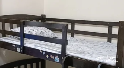  1 سرير خشب مفرد من دون مرتبه