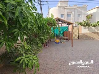  4 منزل للبيع خلف مركز البهجة قريب من مسجد ابي مسلم البهلاني