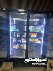  3 ثلاجات عرض شبه جديده