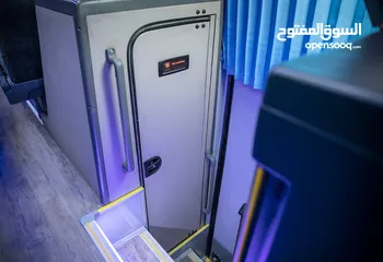  35 باص فان10ركاب لنقل الركاب والسياح وخدمات التوصيل من والى المطار والمعابر الحدوديه والجولات السياحيه