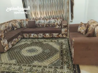  3 طقم كورنر بحاله ممتازه مع سجادة للبيع